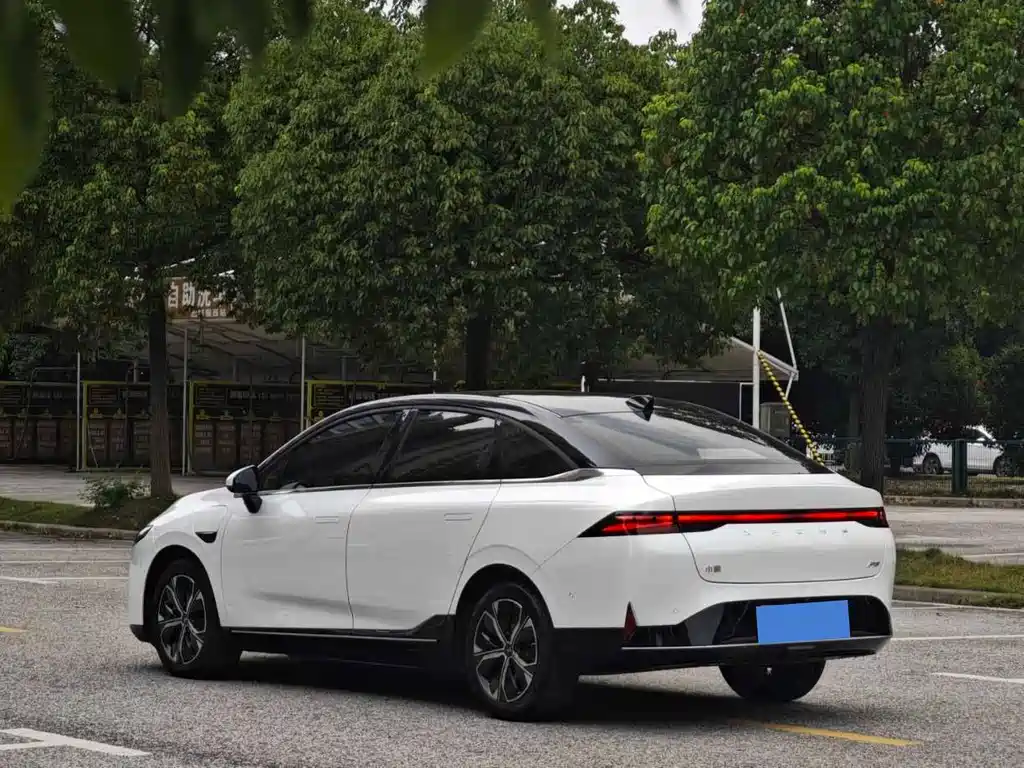 XPeng P5 — миниатюра 9