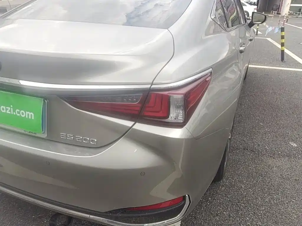 Lexus ES — миниатюра 23