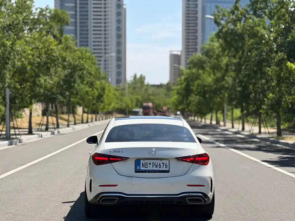 Mercedes-Benz C-Class — миниатюра 11
