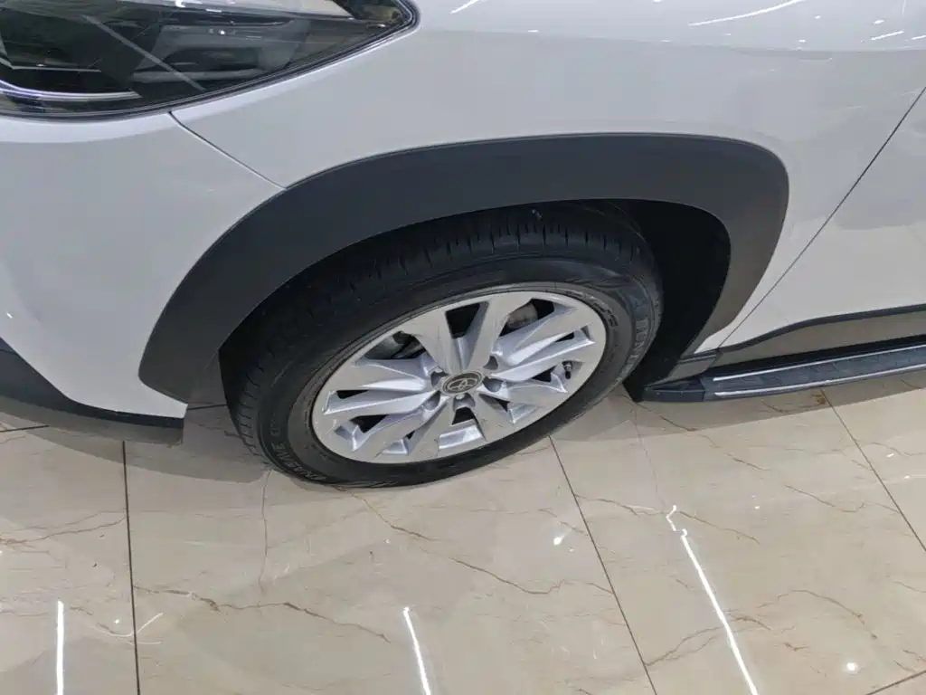 Toyota Corolla Cross — миниатюра 23