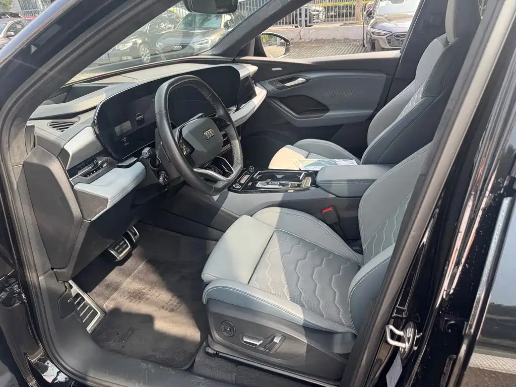 Audi Q6L e-tron — миниатюра 3
