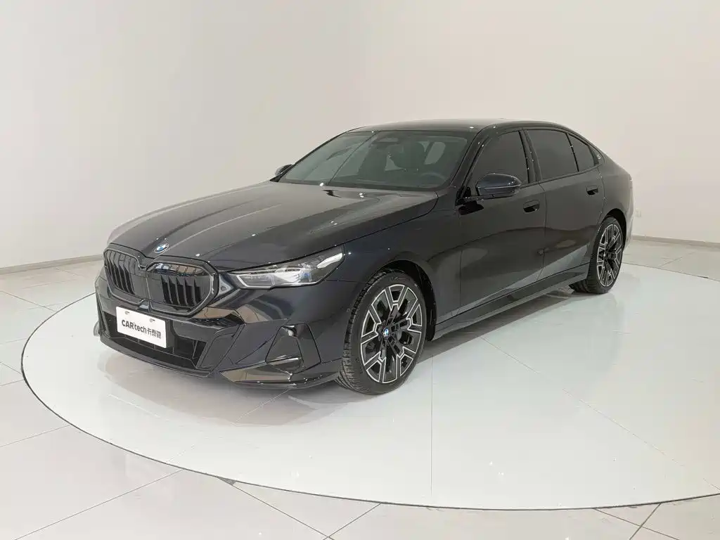BMW 5 Series — миниатюра 13