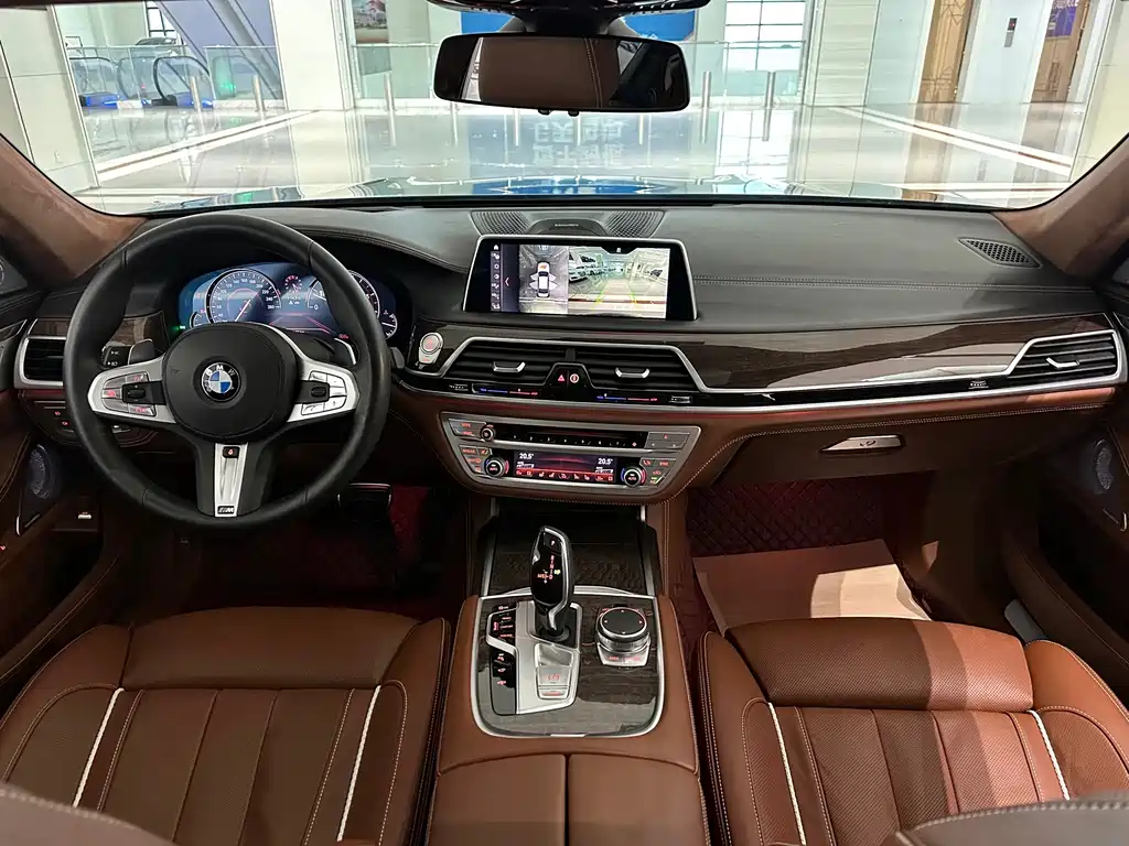 BMW 7 Series — миниатюра 10