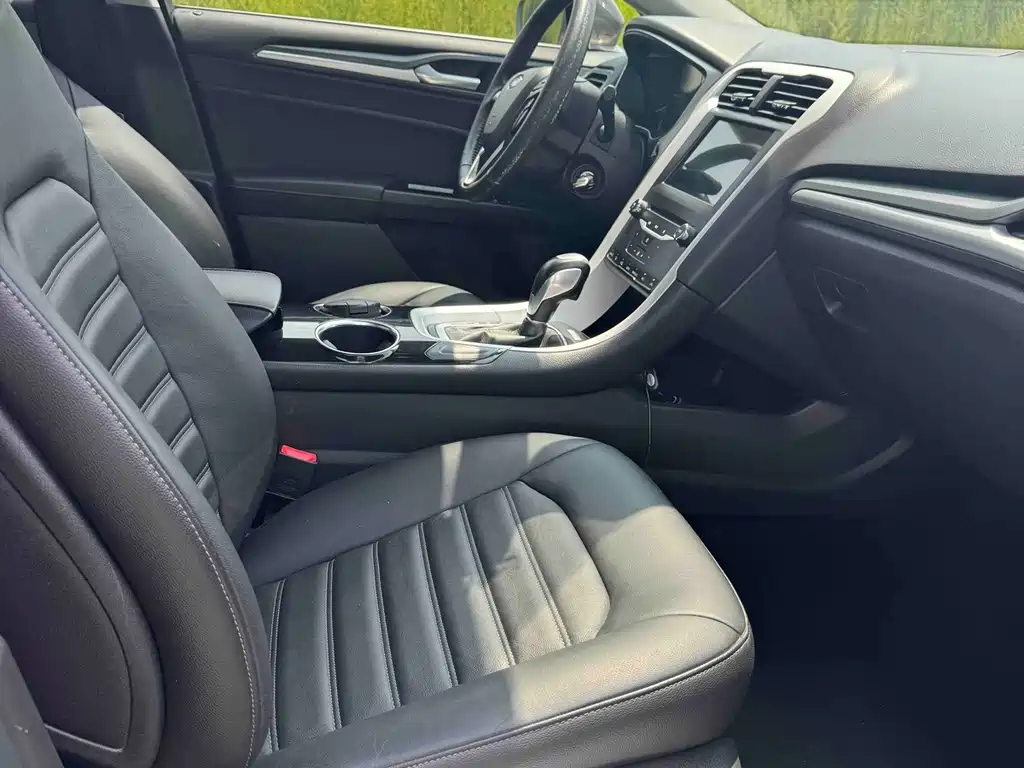 Ford Mondeo — миниатюра 10