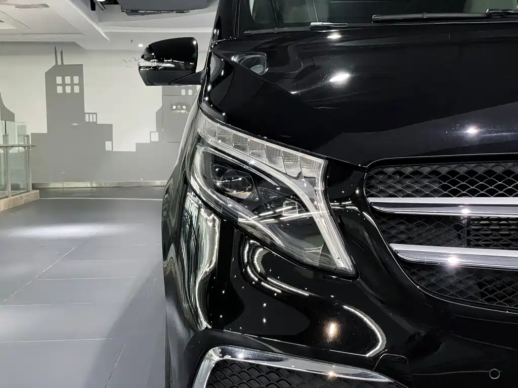 MERCEDES-BENZ V CLASS