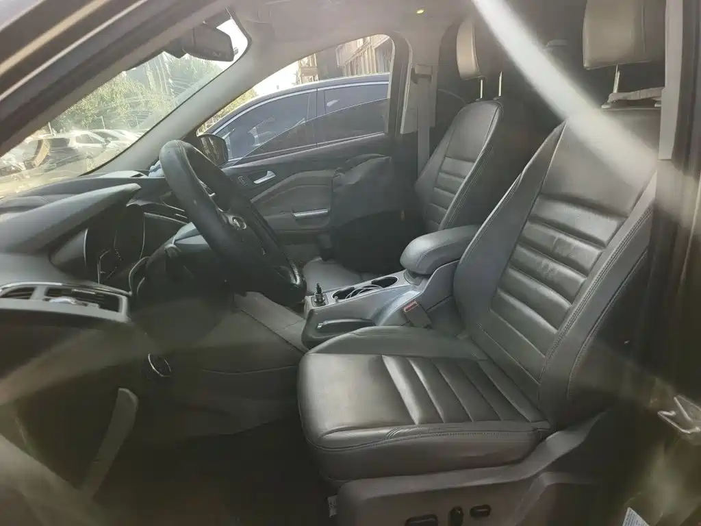 Ford Kuga — миниатюра 16