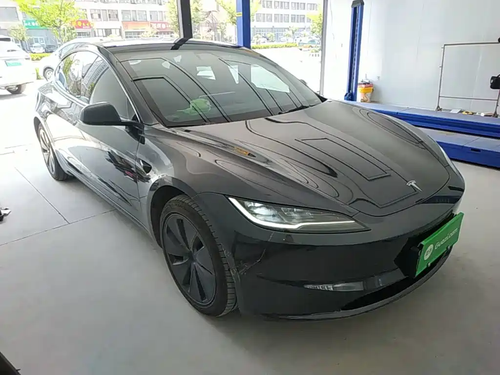 Tesla Model 3 — миниатюра 4