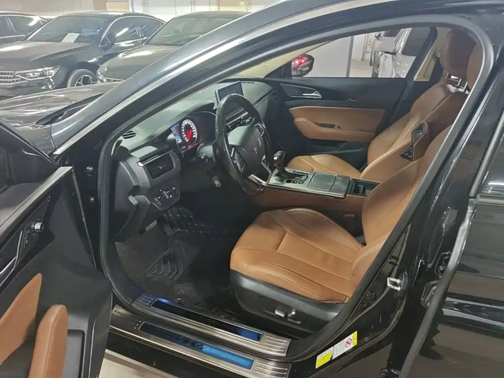 Hongqi Hongqi H5 — миниатюра 19