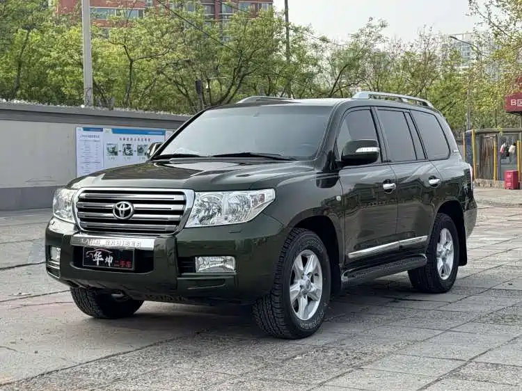 Toyota Land Cruiser 2011 5.7L AT