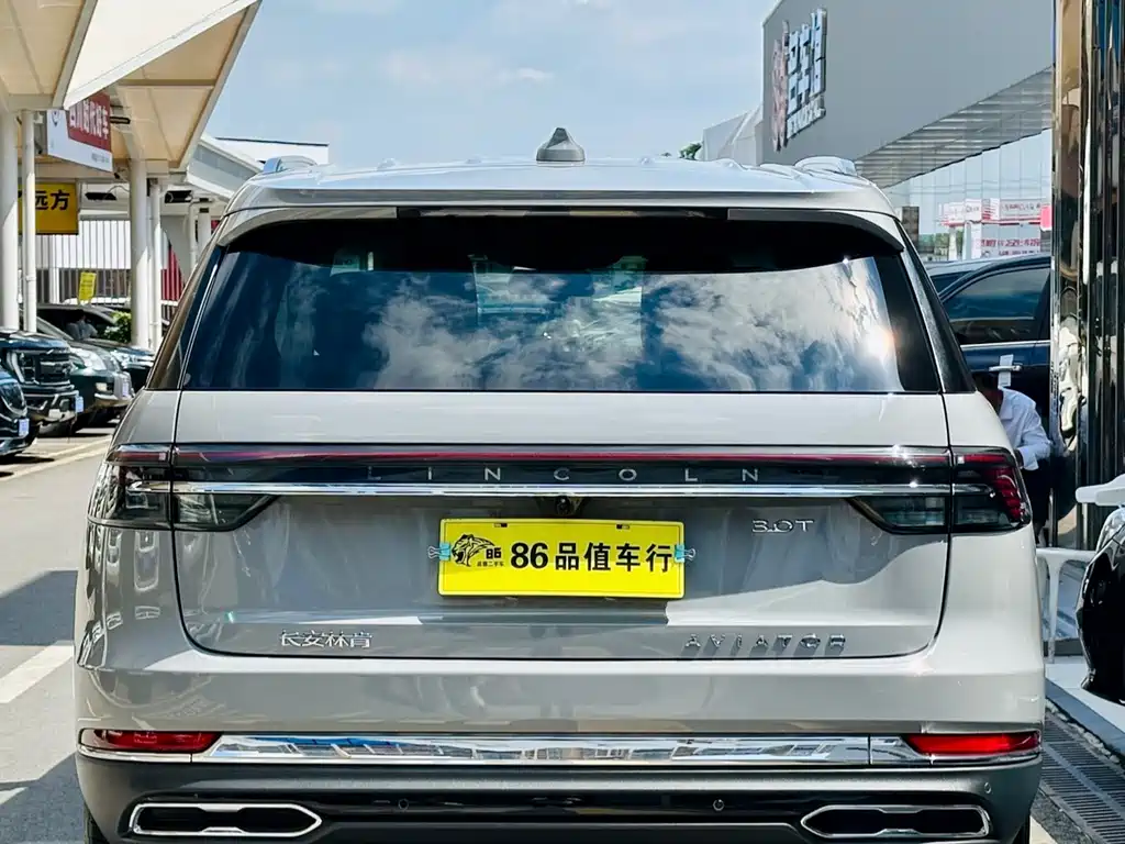 Lincoln Aviator — миниатюра 3