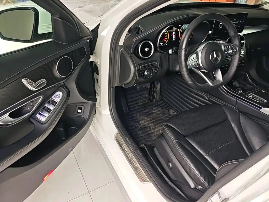 Mercedes-Benz C-Class — миниатюра 16