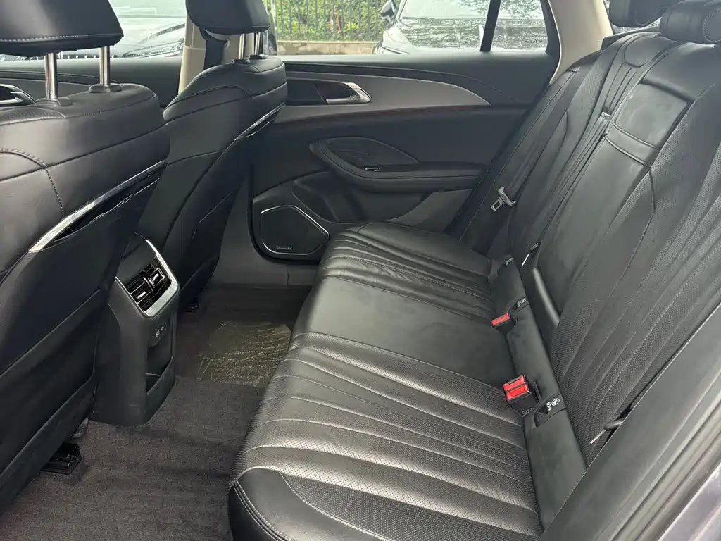 Hongqi Hongqi H5 — миниатюра 6