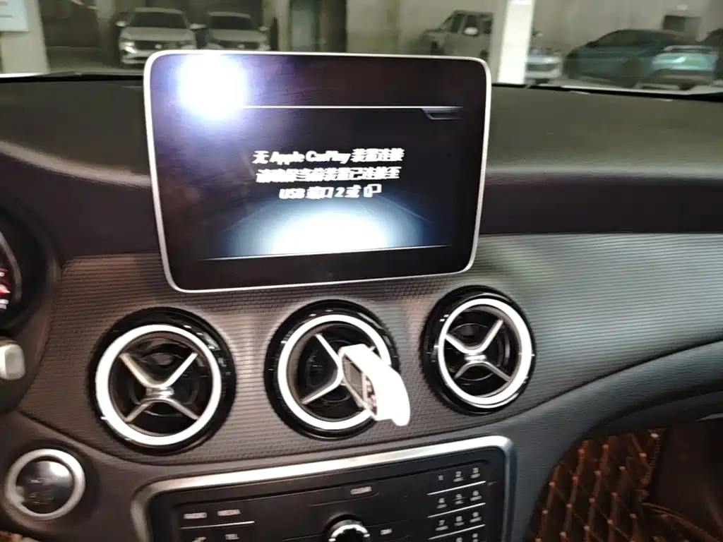 Mercedes-Benz GLA — миниатюра 13