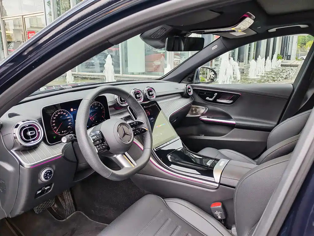 Mercedes-Benz C-Class — миниатюра 6