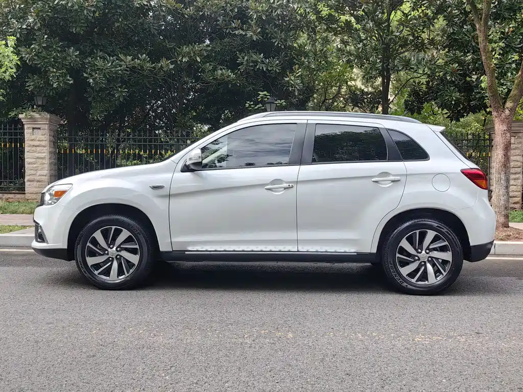 Mitsubishi ASX — миниатюра 8