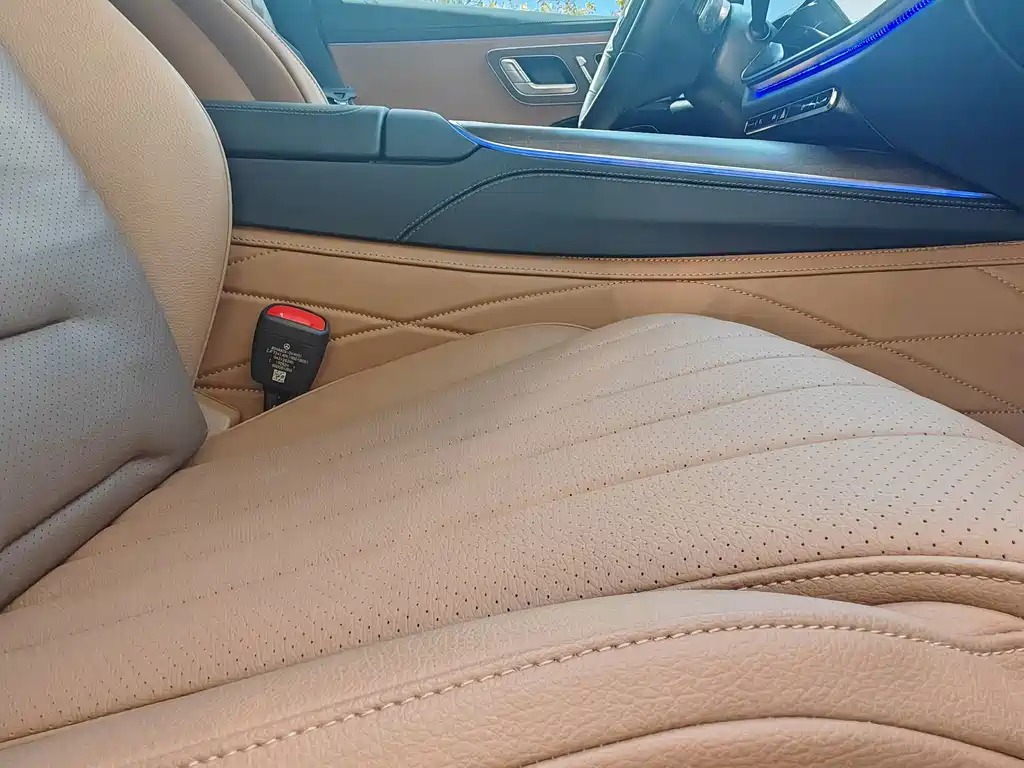 Mercedes-Benz E-Class — миниатюра 28