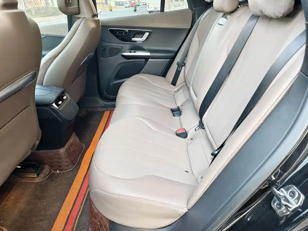 MERCEDES-BENZ EQE SUV