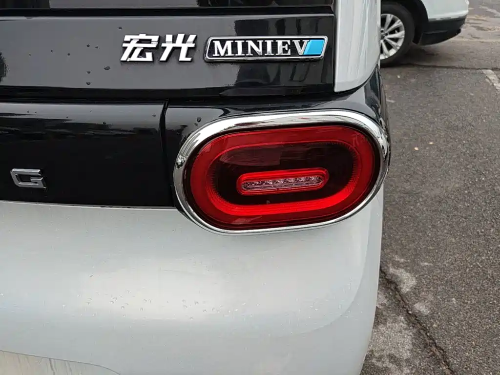 Wuling MINIEV — миниатюра 8