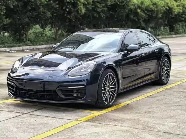 Porsche Panamera 2021