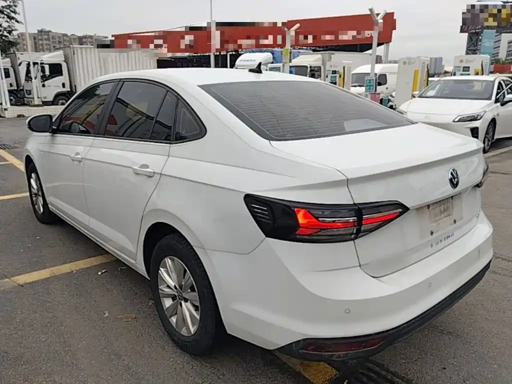 Volkswagen Lavida — миниатюра 5