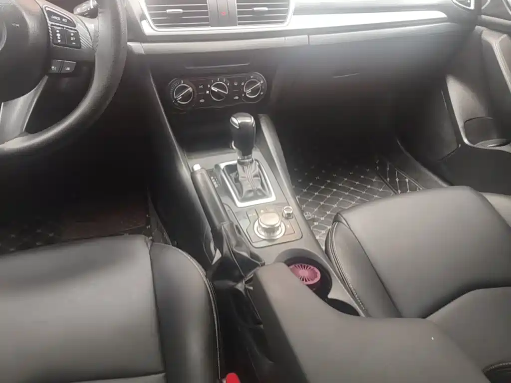 Mazda 3 Axela — миниатюра 14