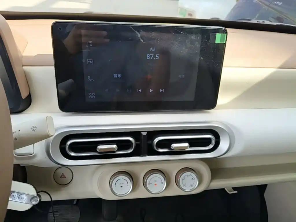 Wuling MINIEV — миниатюра 13