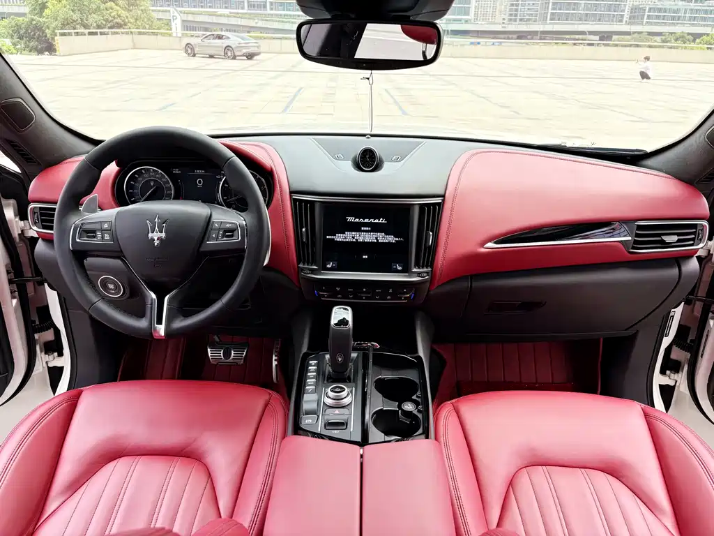 Maserati Levante — миниатюра 3