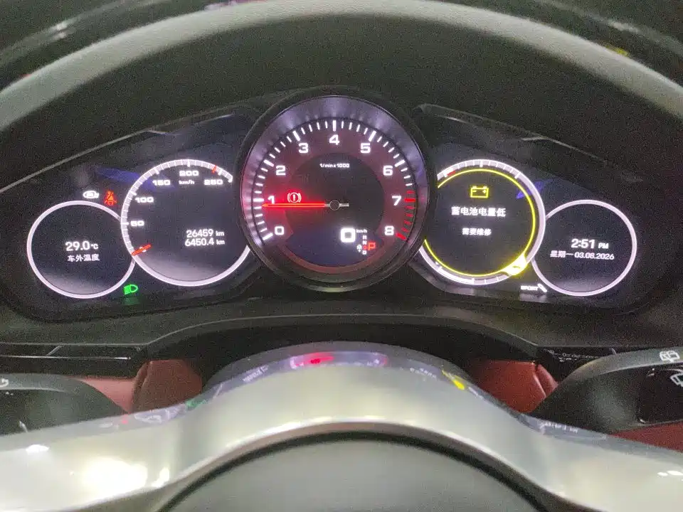 Porsche Cayenne — миниатюра 9