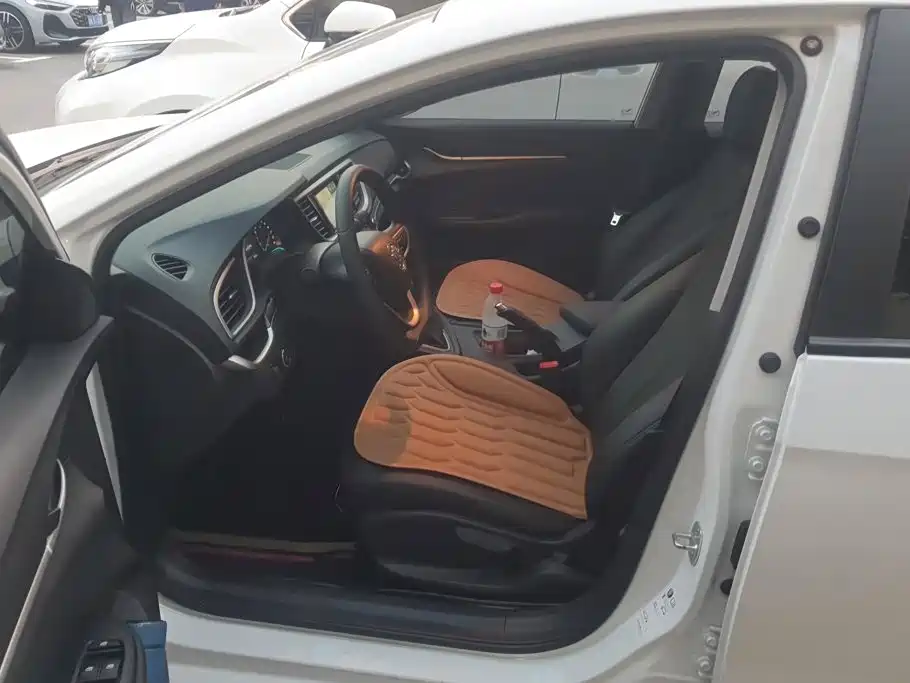 Buick Excelle — миниатюра 9