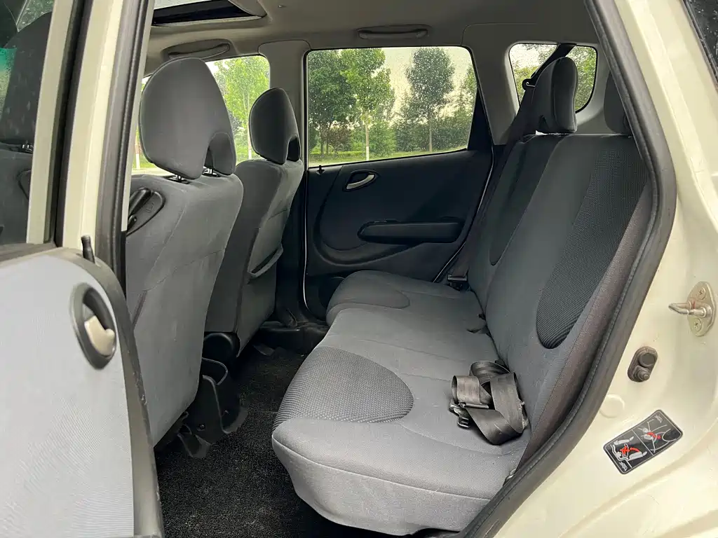 Honda Fit — миниатюра 11