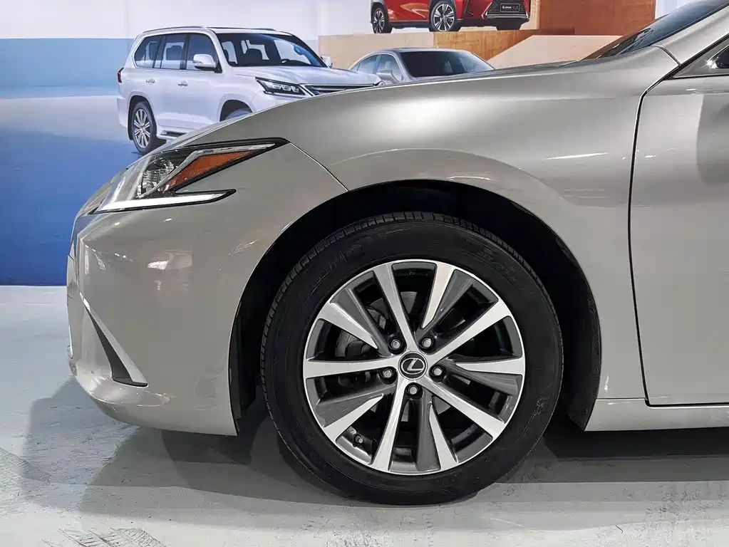 Lexus ES — миниатюра 4
