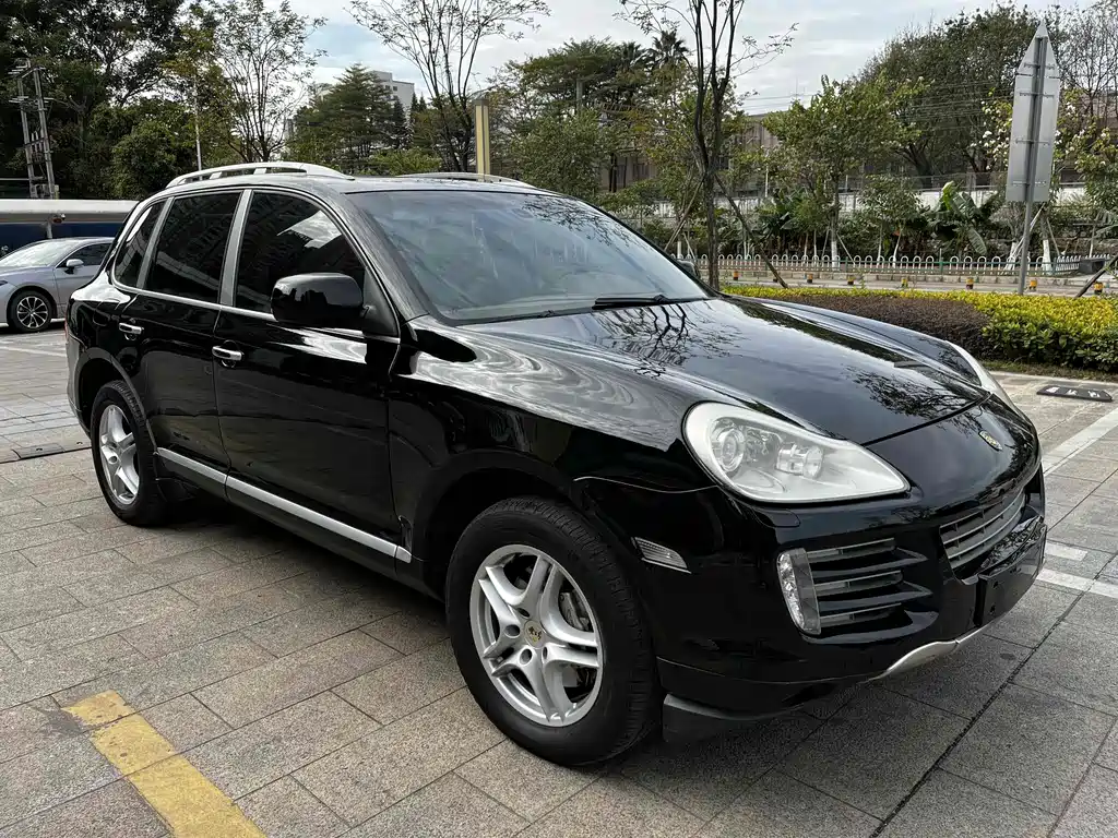 Porsche Cayenne — миниатюра 3
