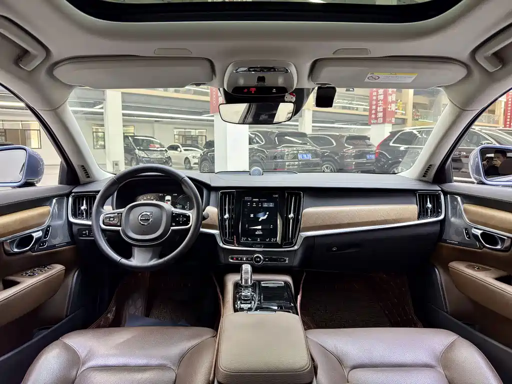 Volvo S90 PHEV — миниатюра 13