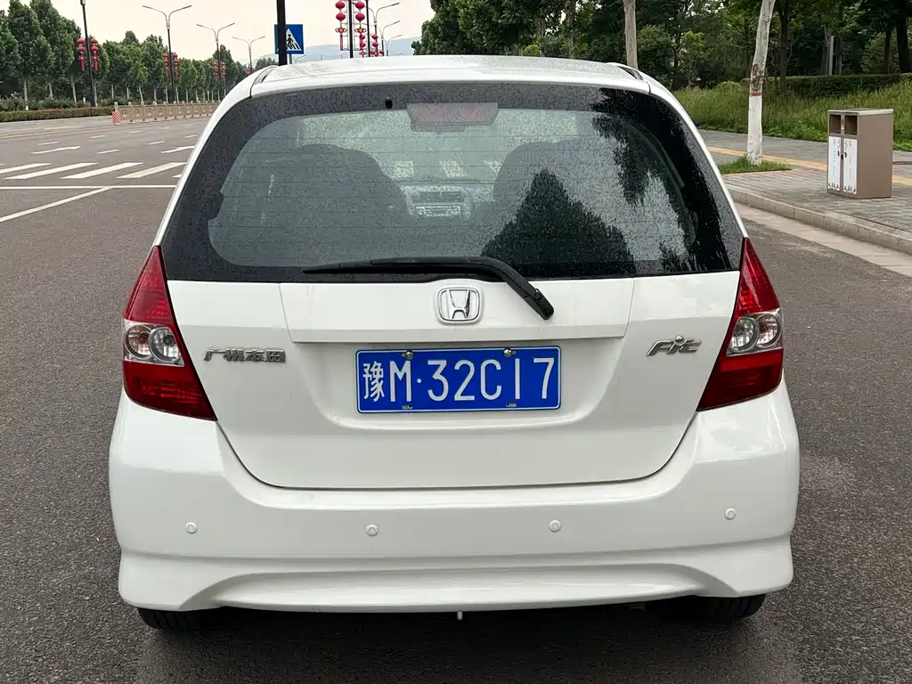 Honda Fit — миниатюра 8