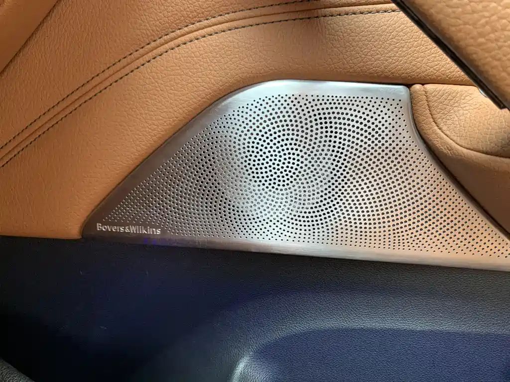 BMW 5 Series — миниатюра 19
