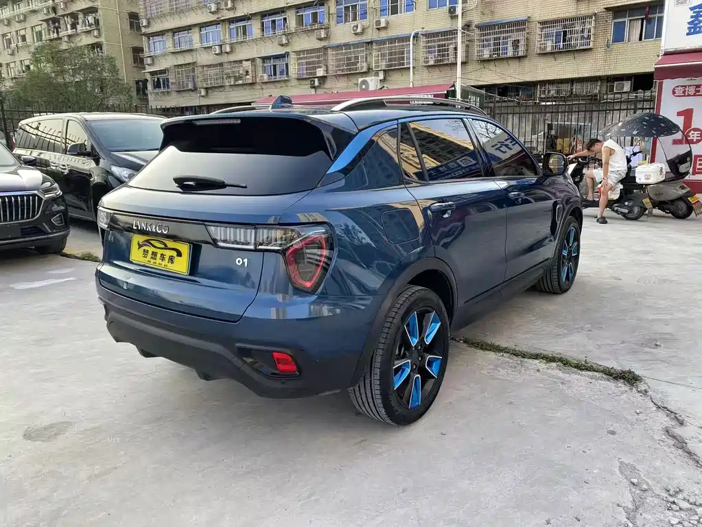 Lynk & Co 01 — миниатюра 3