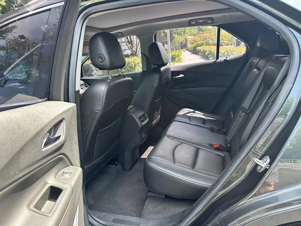 Chevrolet Equinox — миниатюра 15