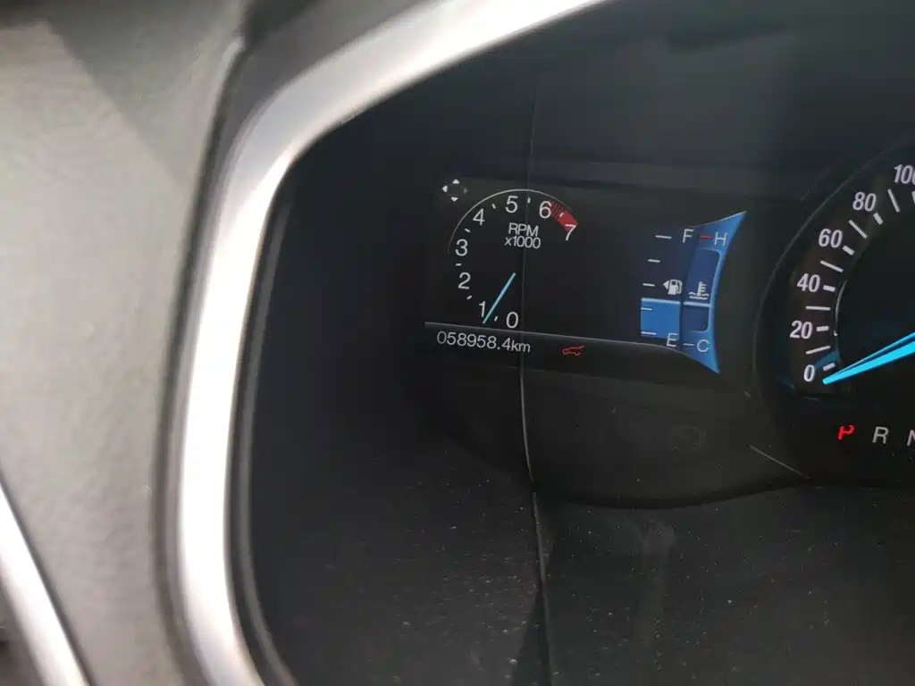 Ford Edge — миниатюра 8