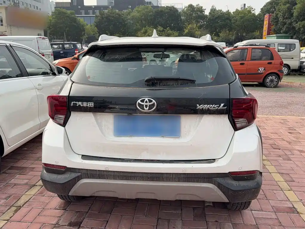 Toyota Yaris L — миниатюра 10