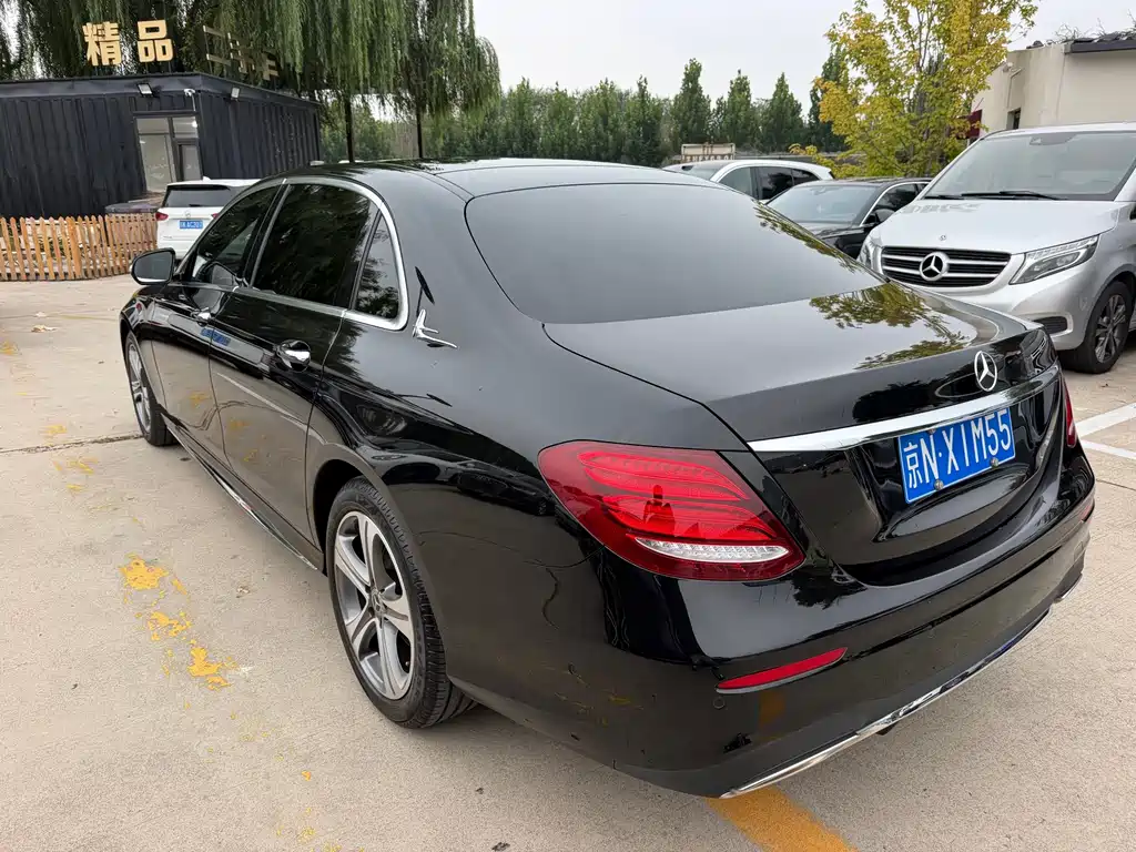 Mercedes-Benz E-Class — миниатюра 6
