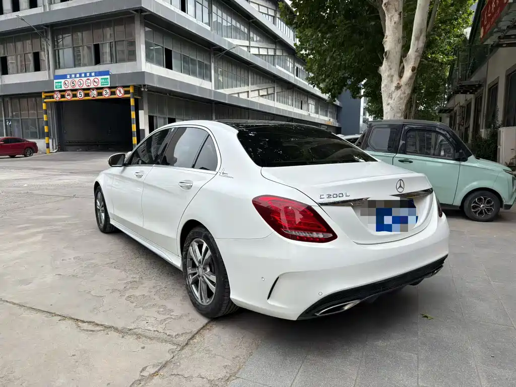 Mercedes-Benz C-Class — миниатюра 7