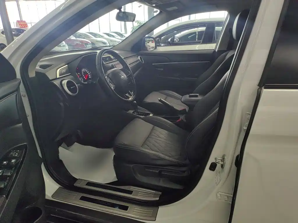 Mitsubishi ASX — миниатюра 12