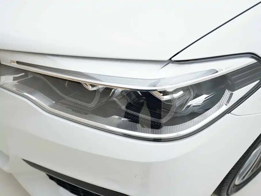 BMW 5 Series (Import) — миниатюра 14