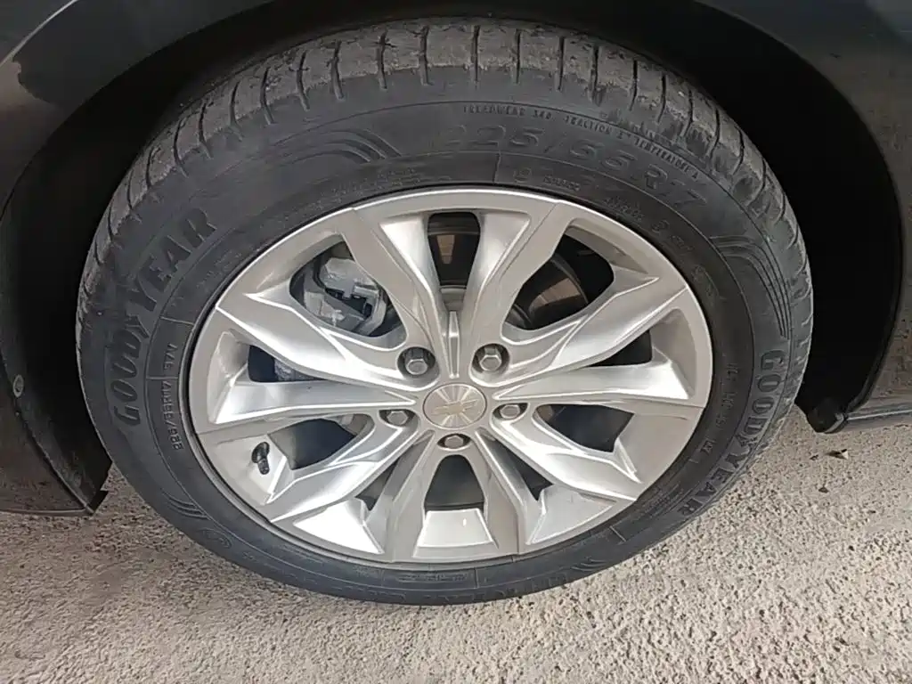 Chevrolet Malibu XL — миниатюра 23