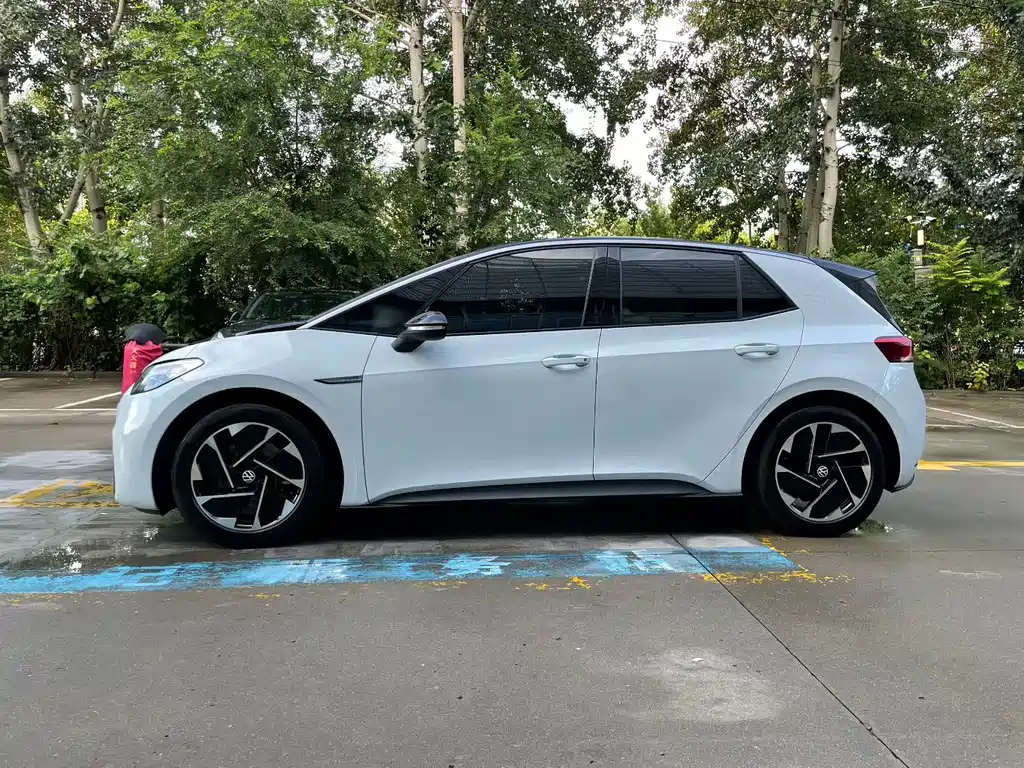 Volkswagen ID.3 — миниатюра 5