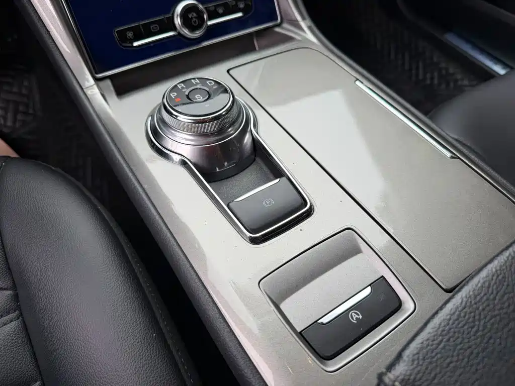 Ford Mondeo — миниатюра 9