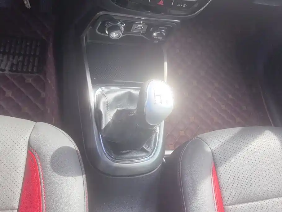 Changan CS15 — миниатюра 16