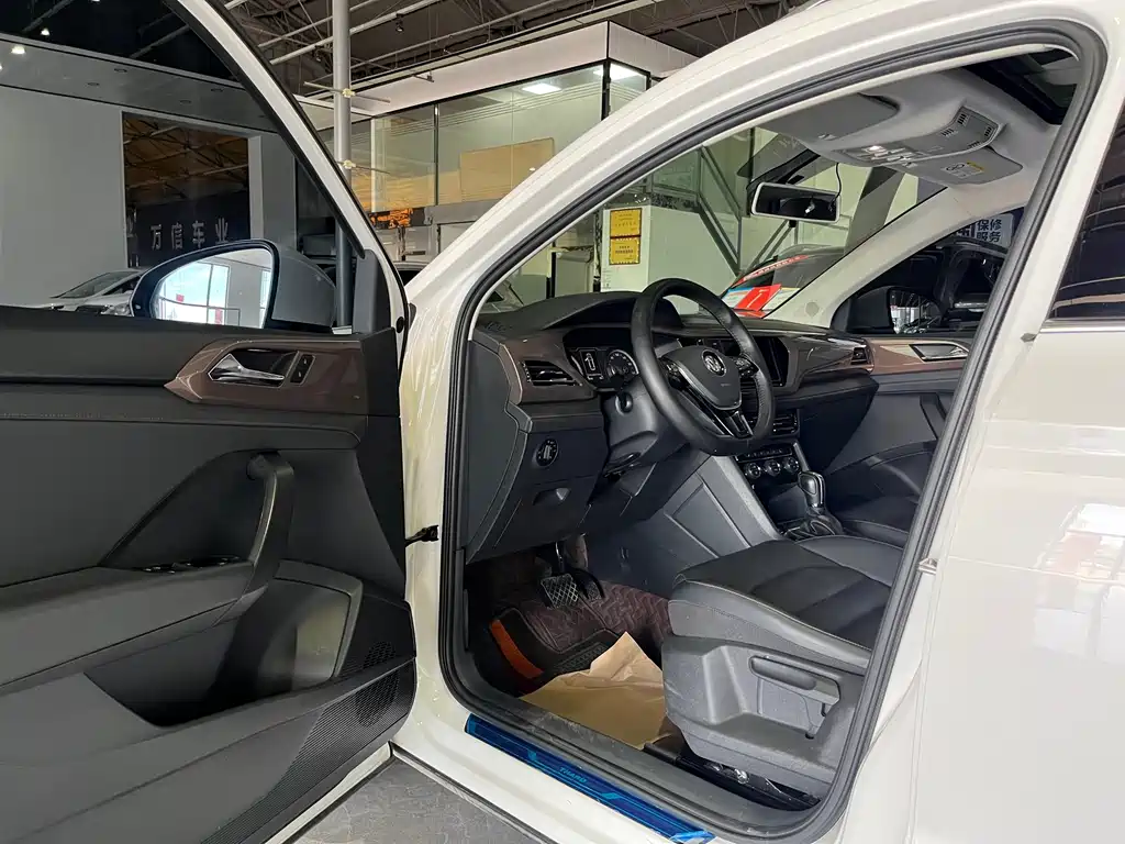 Volkswagen Tharu — миниатюра 6