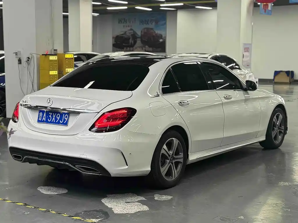 Mercedes-Benz C-Class — миниатюра 7