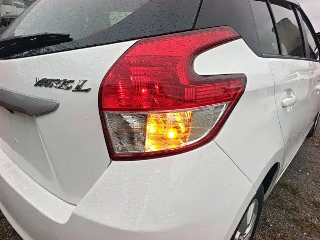 Toyota Yaris L — миниатюра 8